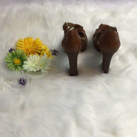 Michael Kors Beatrice Leather Platform Sandal🛍 - Picture 4 of 6